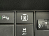 【Honda SENSING】衝突軽減ブレーキ、路外逸脱抑制機能、車線維持支援システム&hellip;&hellip;充実した先進の安全装備で、あなたの安全運転をサポートします。