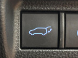 【パワーバックドア】スマートキーや運転席のボタンを押すだけでリアゲートが自動で開閉します!荷物を持っている時や、高い位置にあるバックドアを閉める際に便利な機能です♪
