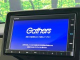 【純正ナビ】人気の純正ナビを装備しております。ナビの使いやすさはもちろん、オーディオ機能も充実!キャンプや旅行はもちろん、通勤や買い物など普段のドライブも楽しくなるはず♪