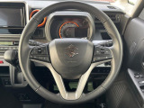 【純正革巻きステアリング】上質な革を使用することで、手にしっかり馴染みとても運転しやすいハンドルです♪