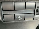 ガソリンを節約するのがアイドリングストップ。普段通りの運転で状況に応じてクルマ自身が判断してアイドリングストップし、エコドライブを行って経済的な走行を実現します