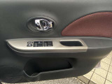 ドアの内張にも小物入れがあります!