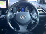 【ステアリングスイッチ】運転中、前方から目線をそらすことなく、オーディオ等の操作が可能な便利機能!安心&快適なドライブを演出してくれます♪
