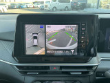 アラウンドビューモニター装備で、バックや縦列駐車の際に上から見た映像があなたをサポート!