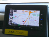 メモリーナビを装備しております。 お出かけに大変便利です。