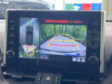 【パノラミックビューモニター】専用のカメラにより、上から見下ろしたような視点で360度クルマの周囲を確認することができます☆死角部分も確認しやすく、狭い場所での切り返しや駐車もスムーズに行えます。