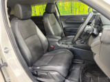 運転席シート廻りは使用感も少なく、良好な状態となっています。前オーナー様が丁寧に使っていたことがよくわかりますね。