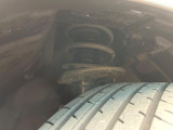 お車を安心してお乗りいただく為には、足回りの定期点検が欠かせません。サービスサポート(有償保証)では無料点検もご提供しており、安心のカーライフをお過ごしいただけるサポート体制が整っています。