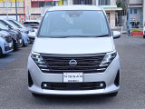この掲載車の販売納車は日産神奈川Carスクエア湘南台が窓口となります。日本全国登録&rarr;当店受渡し納車 or お客さまご自宅での納車(◎弊社指定陸送会社による陸送※一部離島不可)、いずれも承っております、