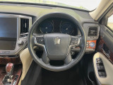 【純正革巻きステアリング】上質な革を使用することで、手にしっかり馴染みとても運転しやすいハンドルです♪