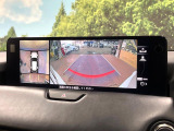 【360&deg;ビューモニター】専用のカメラにより、上から見下ろしたような視点で360度クルマの周囲を確認することができます☆死角部分も確認しやすく、狭い場所での切り返しや駐車もスムーズに行えます。