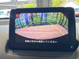 【バックカメラ】駐車時に後方がリアルタイム映像で確認できます。大型商業施設や立体駐車場での駐車時や、夜間のバック時に大活躍!運転スキルに関わらず、今や必須となった装備のひとつです!