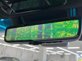 【デジタルインナーミラー】後席の大きな荷物や同乗者で後方が確認しづらい時でも安心!カメラが撮影した車両後方の映像をルームミラー内に表示。クリアな視界で状況の確認が可能です!