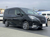 エマージェンシーブレーキ(衝突被害軽減ブレーキ)、フロントカメラが車両や歩行者を検知し警告音と共に衝突回避、軽減をアシストしてくれます。