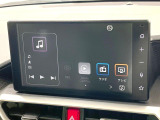 【ディスプレイオーディオ】お手持ちのスマートフォンとの連携で、ナビや音楽再生など各種アプリを使用可能。スマホに近い感覚でお使いいただけます♪