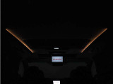 夜間に室内を照らしてくれるルームライトです