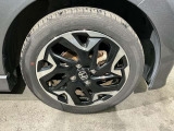 純正アルミホイールで、愛車をもっとカッコよく自動車メーカーが直接扱う純正アルミホイール。車種にマッチしたデザインで、愛車の個性を際立たせます。安全性や耐久性にも優れ、安心して使用できます。