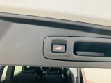 パワーテールゲート装備!荷物を持っていてもスイッチ一つでテールゲートの開閉が可能です!パワーテールゲートは運転席からも操作することができます!