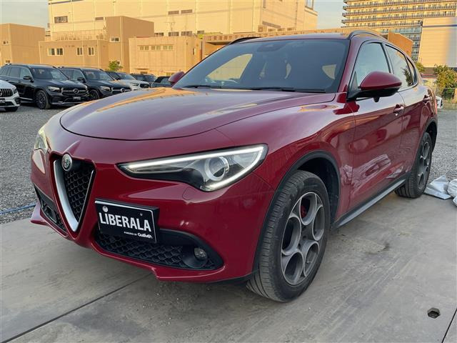 ステルヴィオ 2.2 ターボ ディーゼル Q4 スポーツパッケージ 4WD 4WD 本革シート