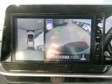 アラウンドビュ-モニタ-装備。上から見下ろしているような映像が表示されるので、車庫入れ時も安心です!
