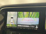 【マルチアラウンドモニター】専用のカメラにより、上から見下ろしたような視点で360度クルマの周囲を確認することができます☆死角部分も確認しやすく、狭い場所での切り返しや駐車もスムーズに行えます。