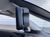 【ルームミラー一体型ETC】BMWといえばルームミラー一体型のETC。ドライバーから差し込めるかたちになっておりますので、差し忘れの際も慌てずにご利用いただけます。