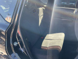 コンパクトな車ですが、後席も充分なスペースを確保しています。足元空間も広くリラックスしてドライブが楽しめます。