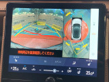 【パノラミックビューモニター】専用のカメラにより、上から見下ろしたような視点で360度クルマの周囲を確認することができます☆死角部分も確認しやすく、狭い場所での切り返しや駐車もスムーズに行えます。