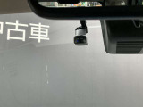 前後同時録画タイプの日産純正ドライブレコーダを装備。フルハイビジョン録画対応で高精細な映像を記録できます。記録した映像は、ナビゲーションでその場で確認できます。