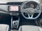 フロントガラスが広く視界が広々としているので、運転がとてもし易いです!