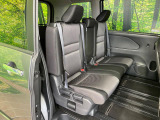 後部座席も気になるようなキズ・汚れやへたり等、大きなダメージはなく、良好な状態です。