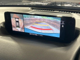 【360&deg;ビューモニター】専用のカメラにより、上から見下ろしたような視点で360度クルマの周囲を確認することができます☆死角部分も確認しやすく、狭い場所での切り返しや駐車もスムーズに行えます。