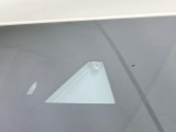 【i-ACTIVESENSE】走行中に前方の車両等を認識し、衝突しそうな時は警報とブレーキで衝突回避と被害軽減をアシスト。より安全にドライブをお楽しみいただけます。
