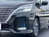 LEDヘッドライト&フォグランプ、ハロゲンランプと比べると白く自然に近い明るさで、ライトの照射角も調整できるため、視認性が高くなります。