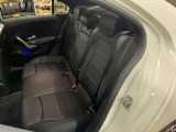 メルセデス・ベンツの定める厳しい基準をクリアしたお車のみをご案内させて頂きます。納車前整備はメーカー規定に基づき当店3Fの指定工場で入念に行なわれます。熟練のメカニックがお客様のお車を整備致します。