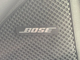 【BOSEサウンドシステム】メーカーオプションの高品位サウンドシステムを搭載。専用のチューニングが施された大小様々なスピーカーから良質なサウンドが奏でられ、臨場感あふれる音響空間を演出します。