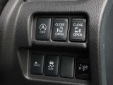 エマージェンシーブレーキ装備です。
