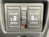 【両側パワースライドドア】スマートキーや運転席のスイッチで後席両側スライドドアの開閉が可能♪電動だから力を入れてドアを開ける必要が無く、小さなお子様でも簡単に開け閉めでき快適です♪