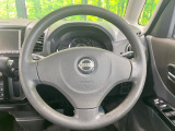 インテリアに合わせたデザインのステアリングは、運転される方のことも考え、運転しやすい形状、大きさです。是非一度、実際に触ってお確かめください。