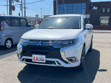 アウトランダーPHEV 2.4 G プラスパッケージ 4WD 