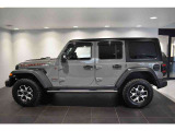 台形のホイールハウスもJeepの特徴。横から見てもJeepだとわかりますね!