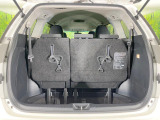 普段のお買い物や通勤、送迎等に十分な荷室スペースを確保しております。セカンドシートを倒すと、大きな荷物の積載も可能です♪
