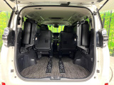 【パワーバックドア】スマートキーや運転席のボタンを押すだけでリアゲートが自動で開閉します!荷物を持っている時や、高い位置にあるバックドアを閉める際に便利な機能です♪