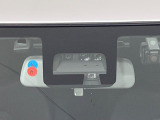 【スズキ セーフティサポート】走行中に前方の車両等を認識し、衝突しそうな時は警報とブレーキで衝突回避と被害軽減をアシスト。より安全にドライブをお楽しみいただけます。