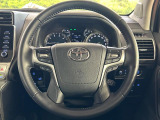 【純正革巻きステアリング】上質な革を使用することで、手にしっかり馴染みとても運転しやすいハンドルです♪