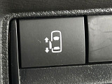 【パワースライドドア】スマートキーや運転席のスイッチでスライドドアの開閉が可能♪電動だから力を入れてドアを開ける必要が無く、小さいお子様でも、重い荷物を持っている時もラクに開け閉めできます♪