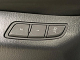 【メモリー機能付きパワーシート】ドライバーごとに設定したシート位置を記憶して、ボタン一つで切り替えできる便利な機能!運転する方が複数名いらっしゃるご家庭におすすめです♪