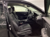 フィット感に優れ、長時間の運転でも快適な座り心地を実現!!