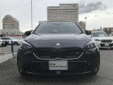 【キドニーグリル】BMWは約90年もの間、ほぼ全ての車両にひと目でBMWだと分かるこの特徴的なフロントグリルが備えられ、デザイン・アイコンとして親しまれてきました。