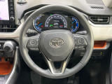 【ステアリングスイッチ】運転中、前方から目線をそらすことなく、オーディオ等の操作が可能な便利機能!安心&快適なドライブを演出してくれます♪